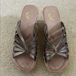 White Mt. Dark Gold/Taupe Wedge Sandals sz 8.5 in.